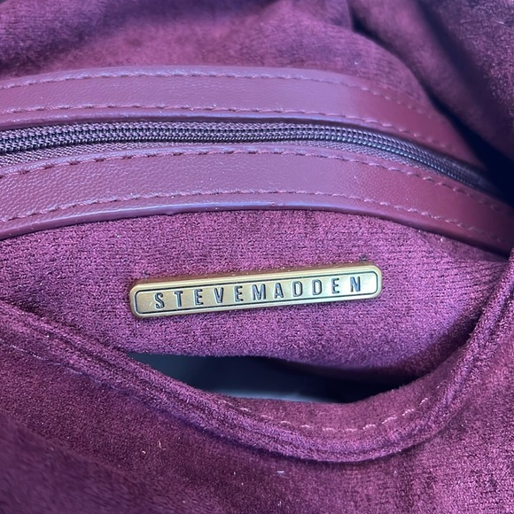 Steve Madden | Bloodstone Hobo Bag w/ Extra Crossbody Bag & Strap. - Picture 14 of 15